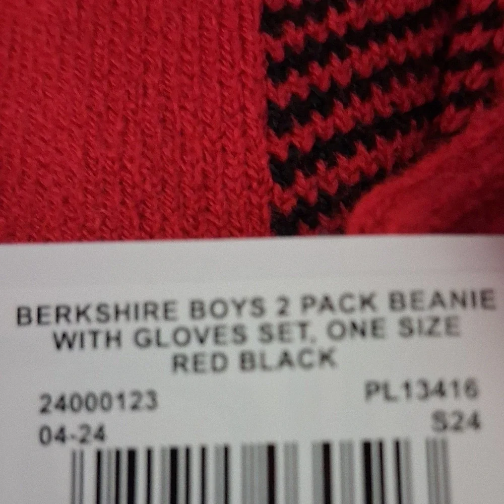 BE NY Kids Buffalo Plaid 2 Beanie Hats and Gloves Set Red Black Winter Warm